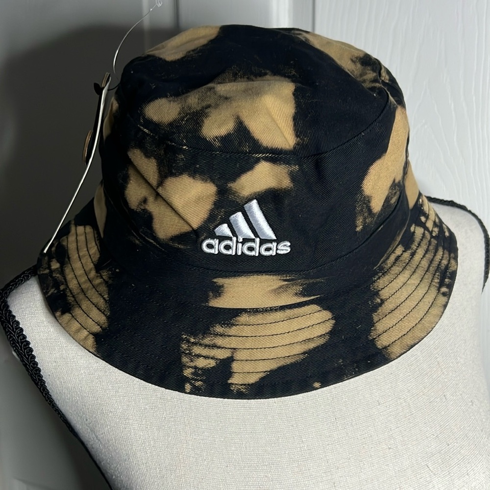 NWT adidas tie dye bucket hat